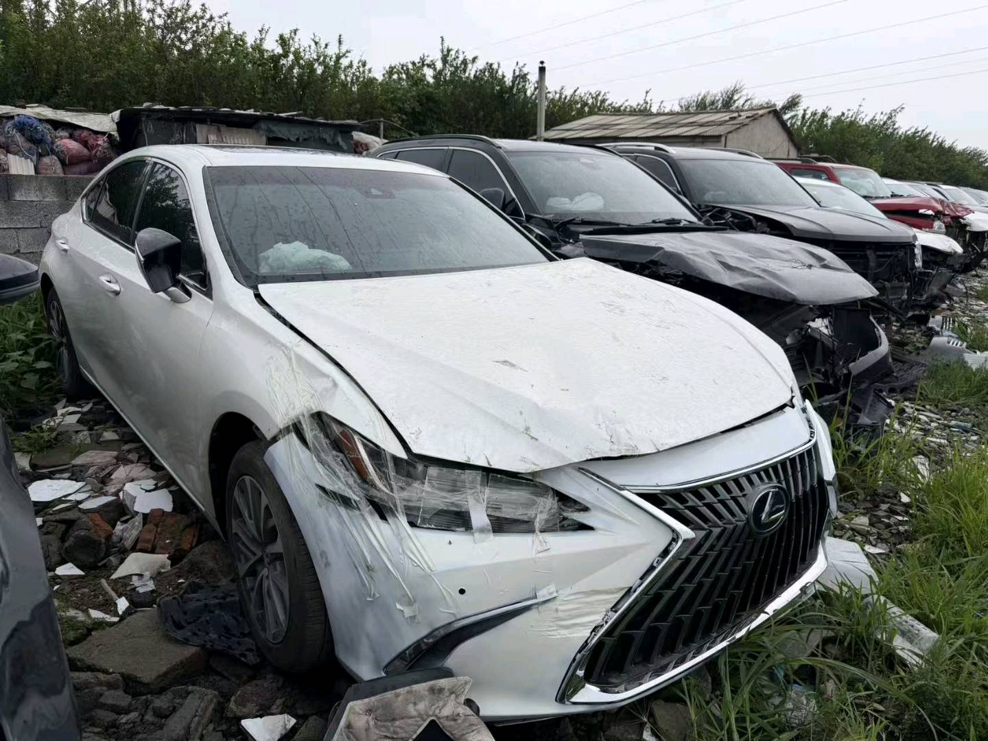 吉林24年雷克萨斯ES事故车