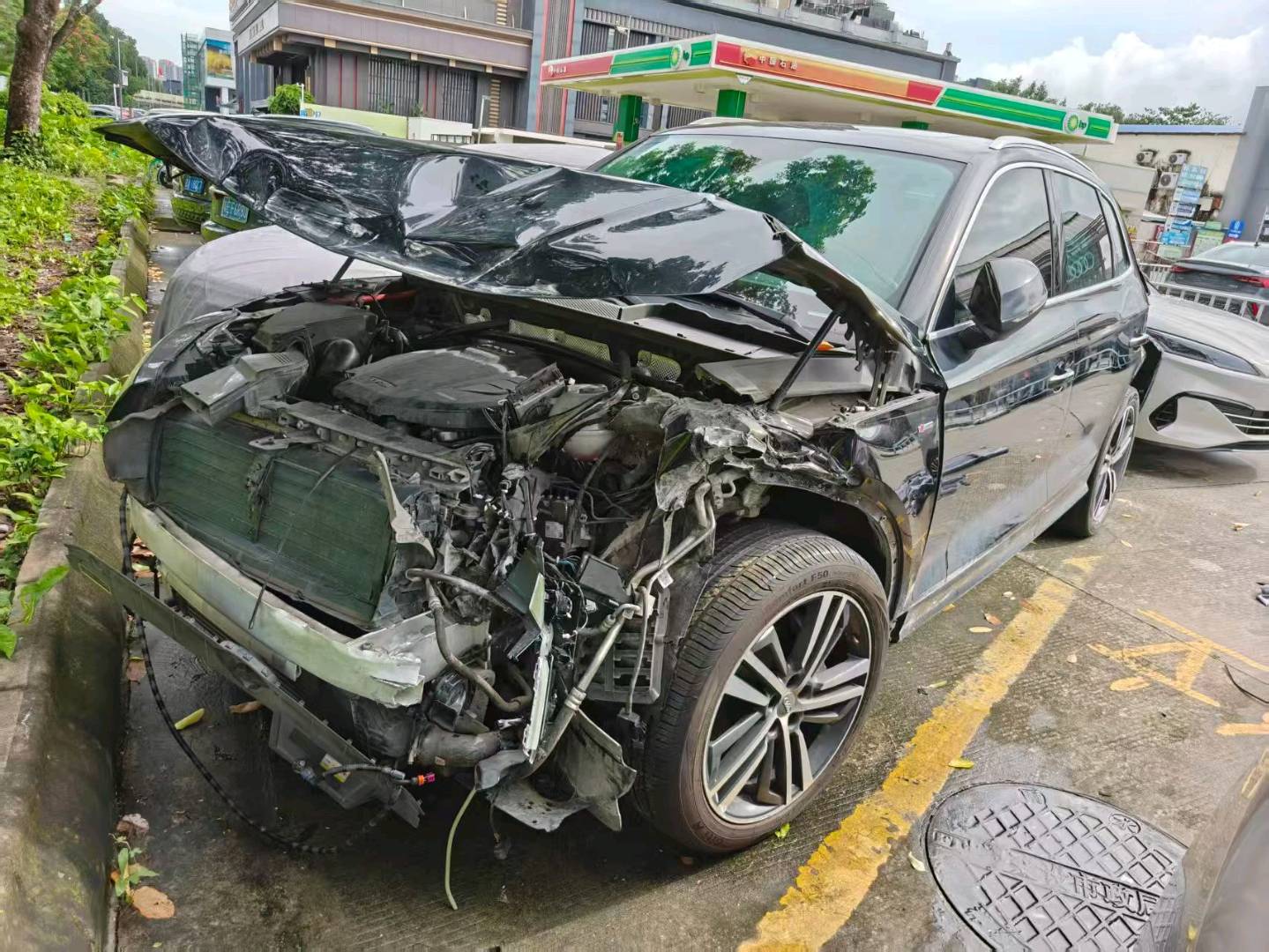 佛山市20年奥迪Q5L事故车