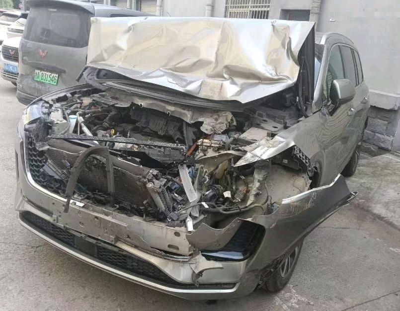 浙江22年理想理想ONE事故车