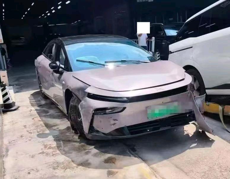 广东25年小鹏汽车p72