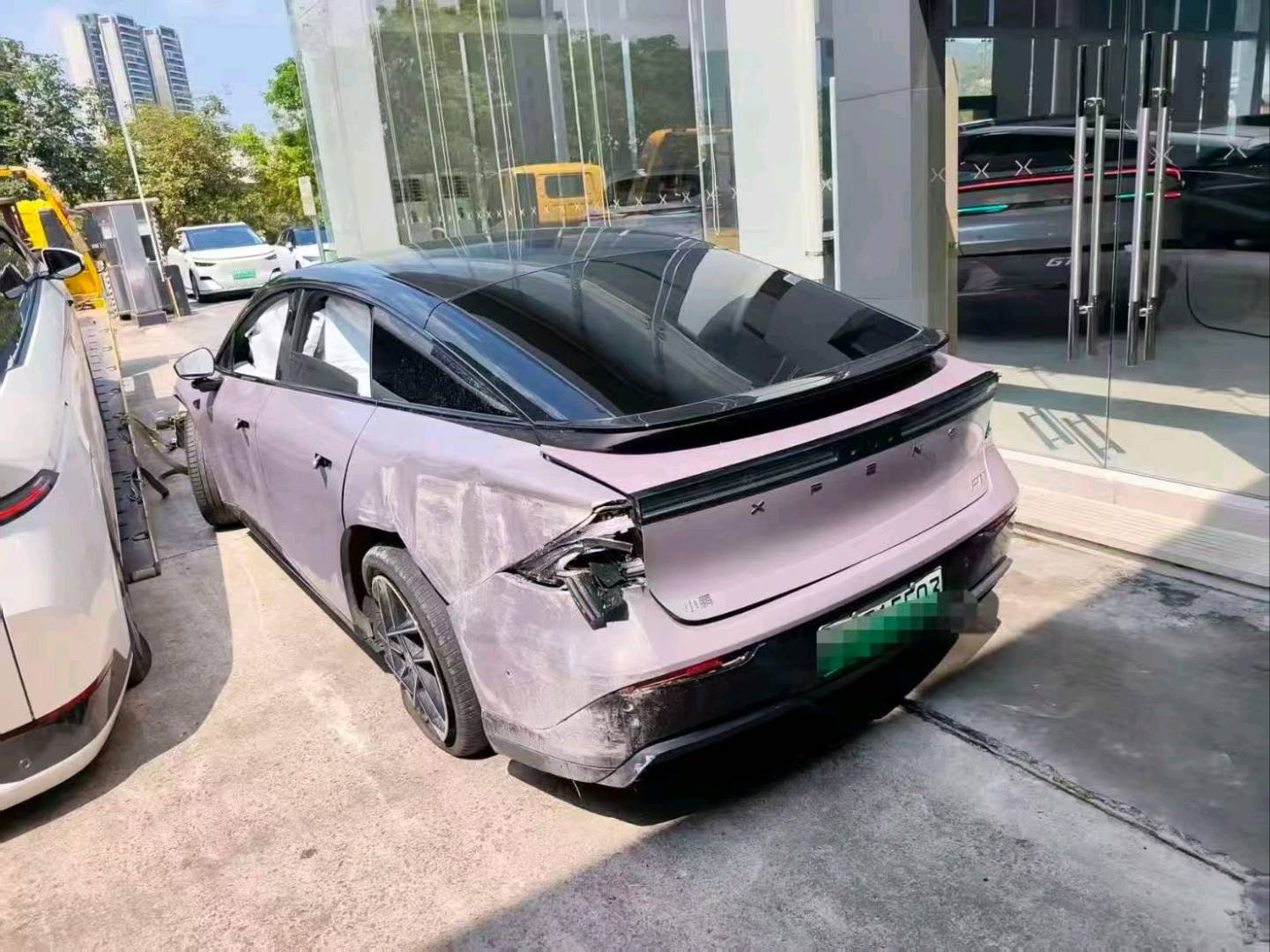 广东25年小鹏汽车p73