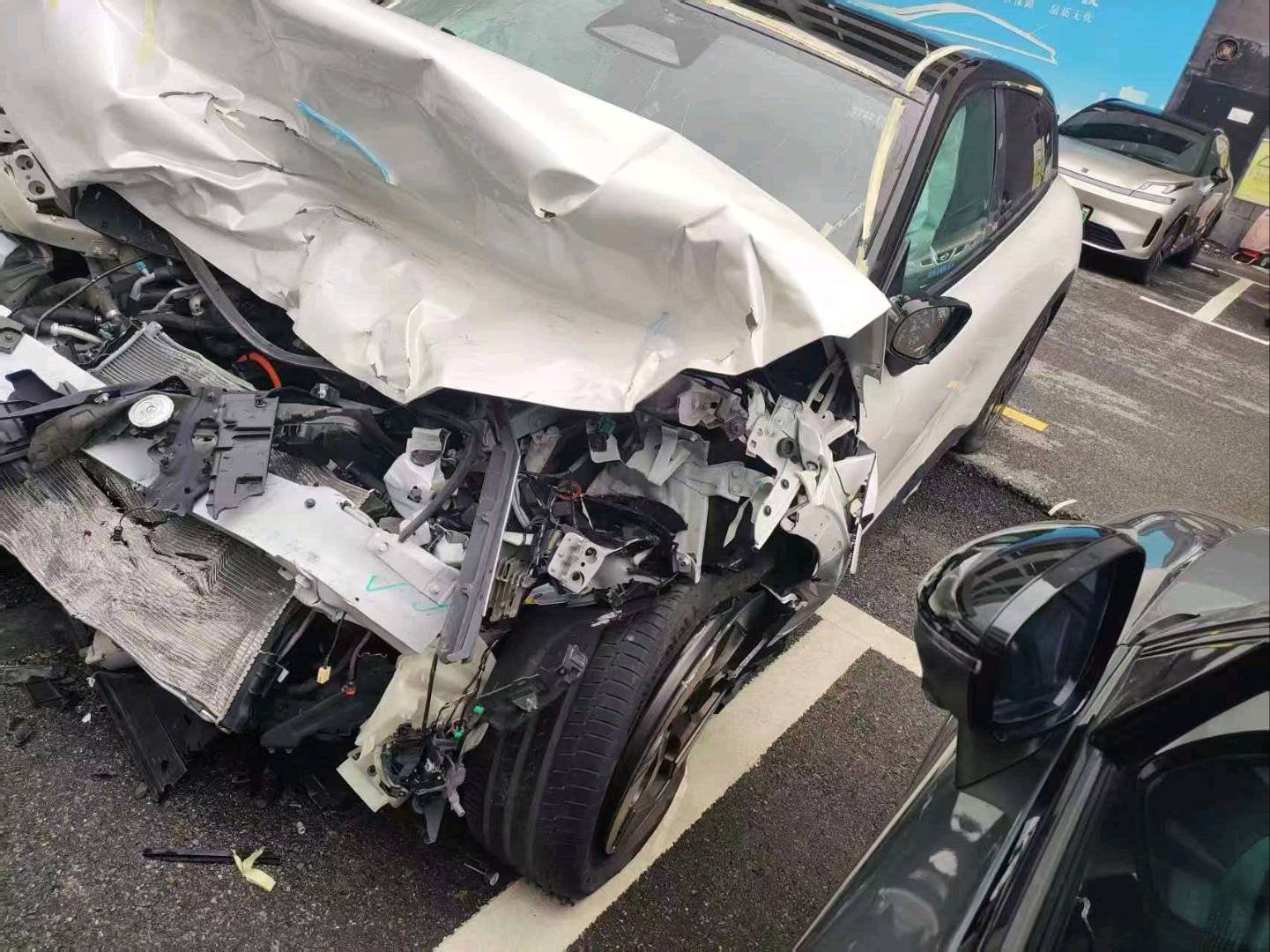 南京市25年吉利极越事故车