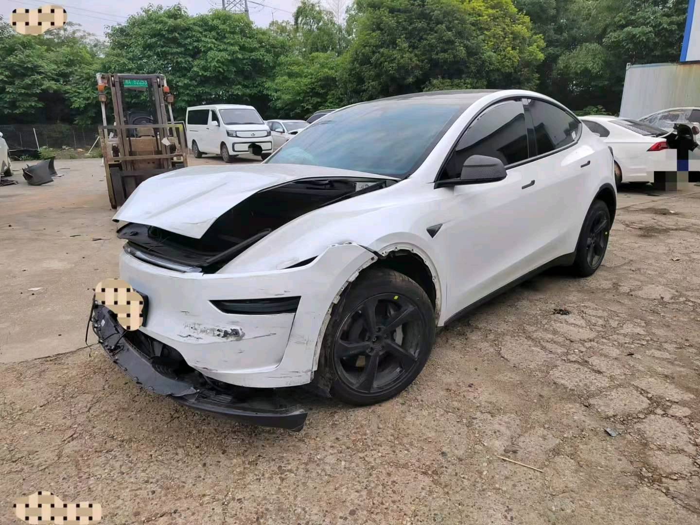 长沙市25年特斯拉MODEL Y事故车