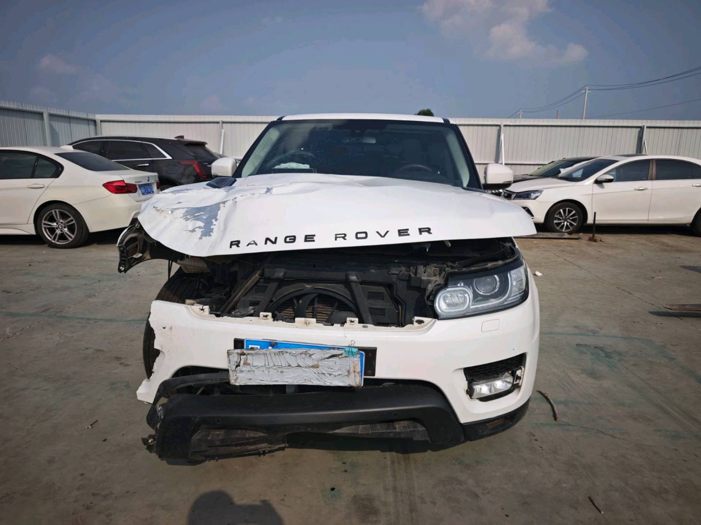 北京15年路虎揽胜事故车