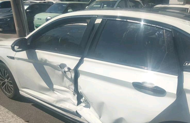 延边朝鲜族自治州23年大众速腾7