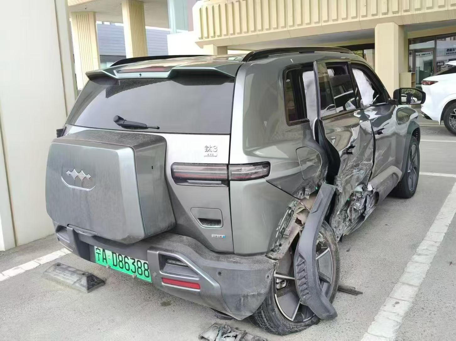 银川市25年比亚迪方程豹6