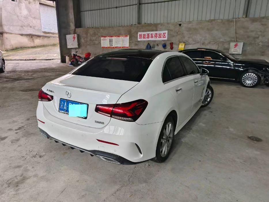 重庆20年奔驰A7