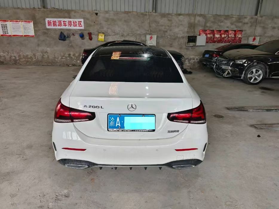 重庆20年奔驰A8