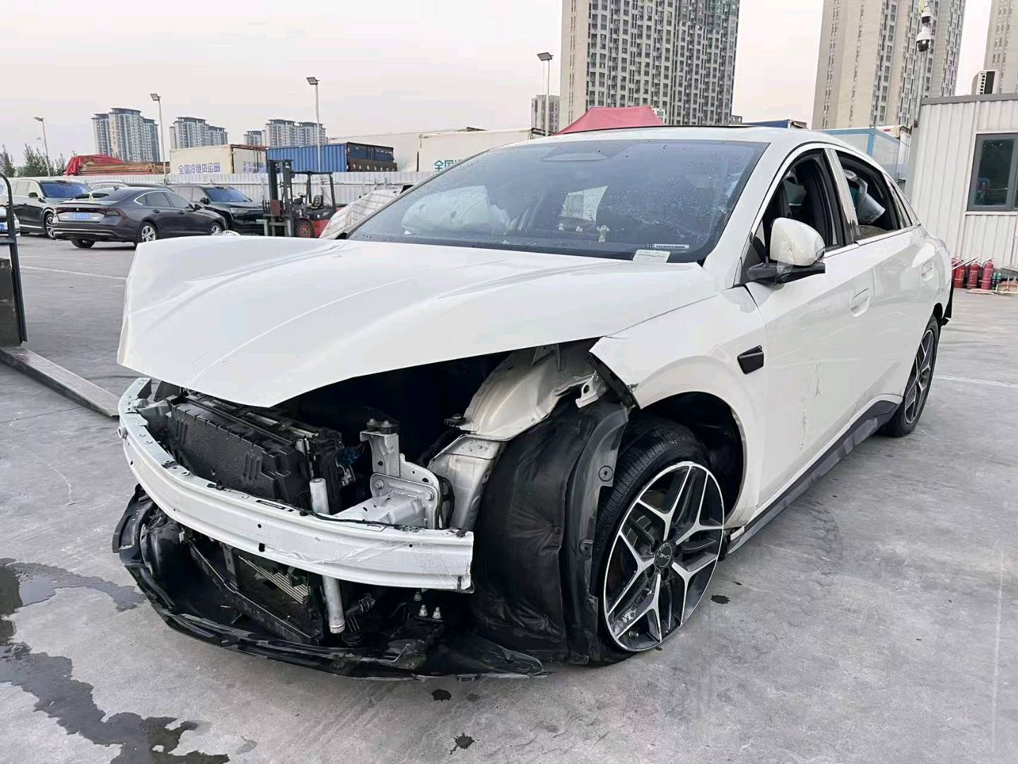 郑州市25年比亚迪海豹事故车
