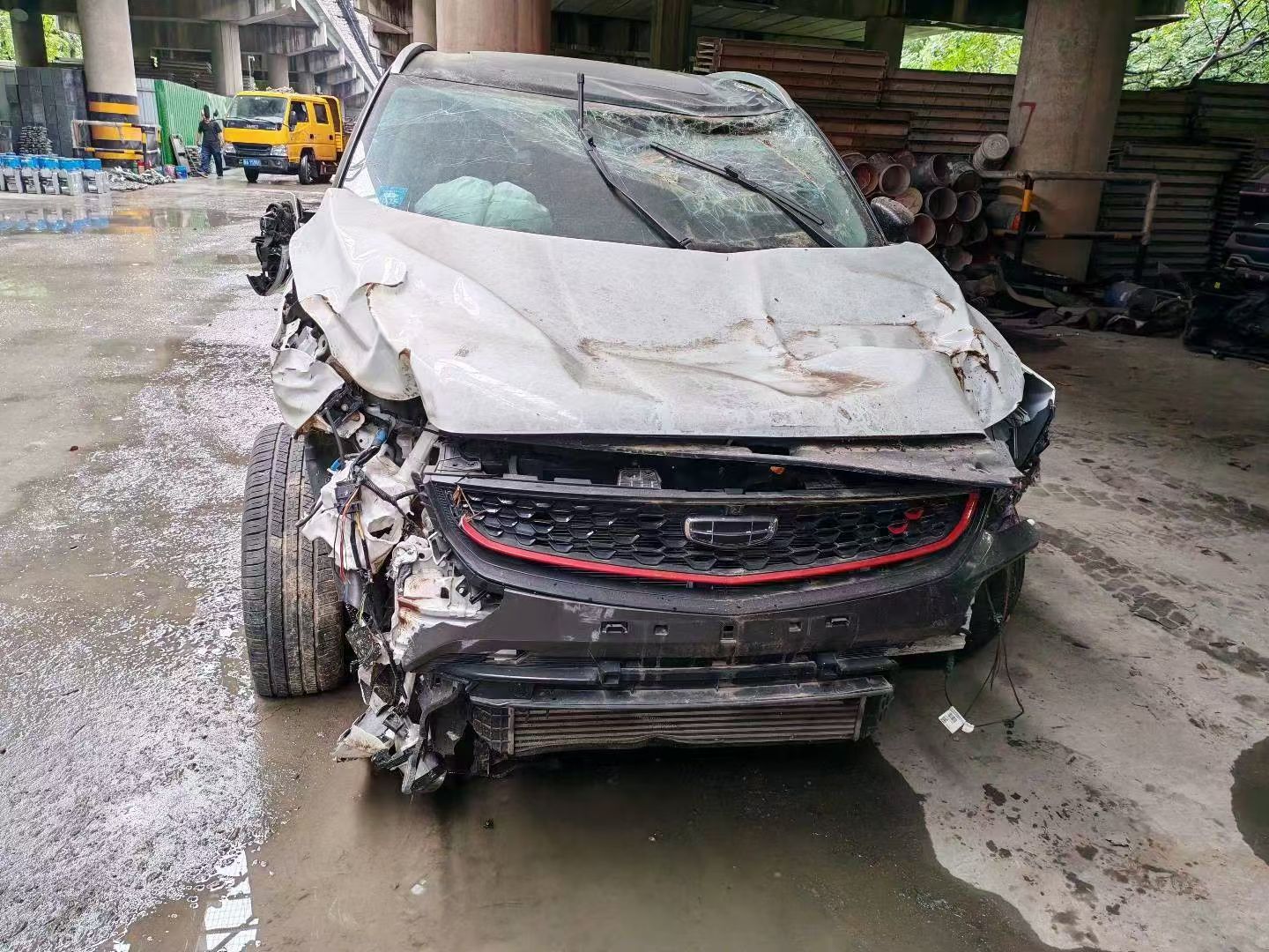 杭州市23年吉利缤越事故车
