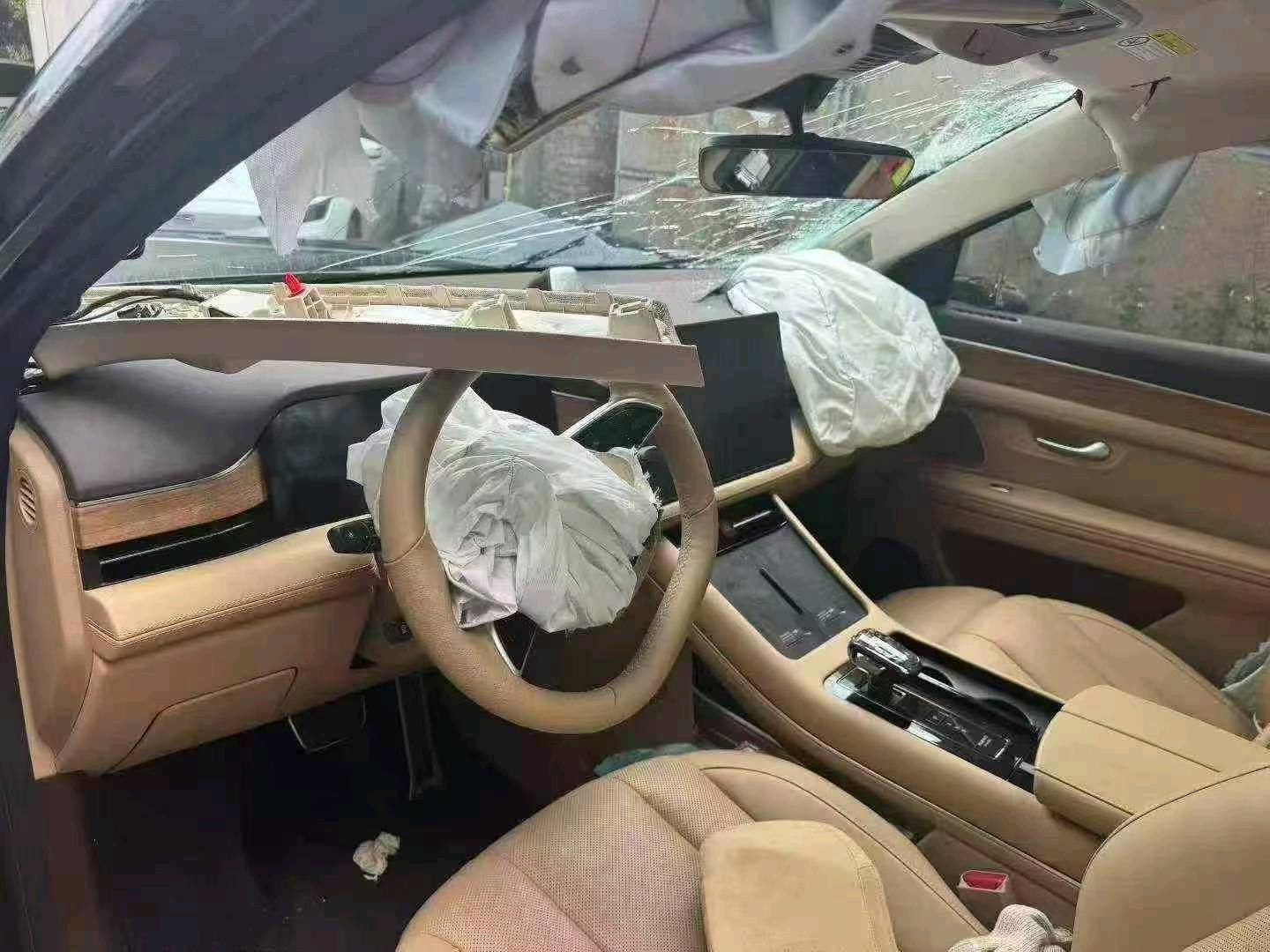 福建24年华为智选问界8