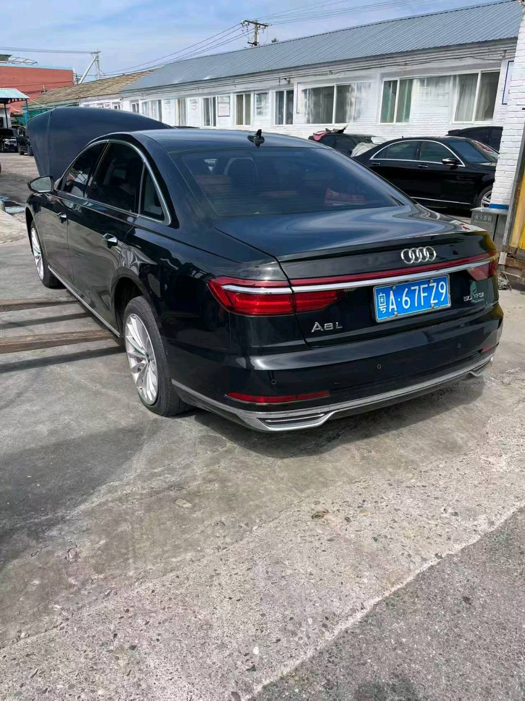 北京21年奥迪A8L9