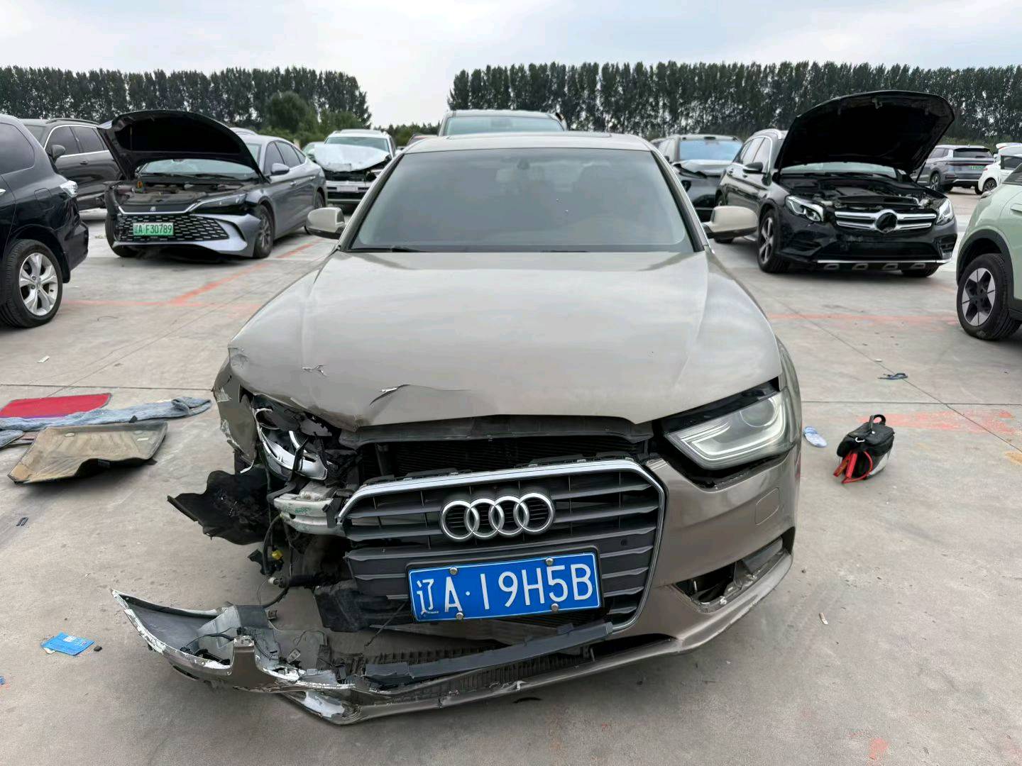 沈阳市14年奥迪A4L事故车