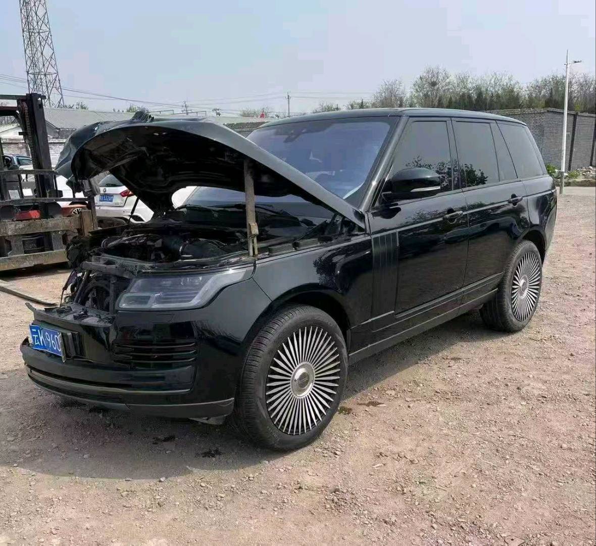 北京18年路虎揽胜事故车