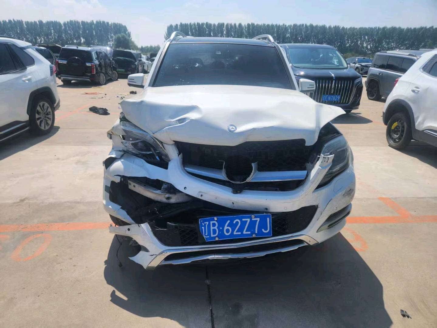 沈阳市14年奔驰GLK事故车