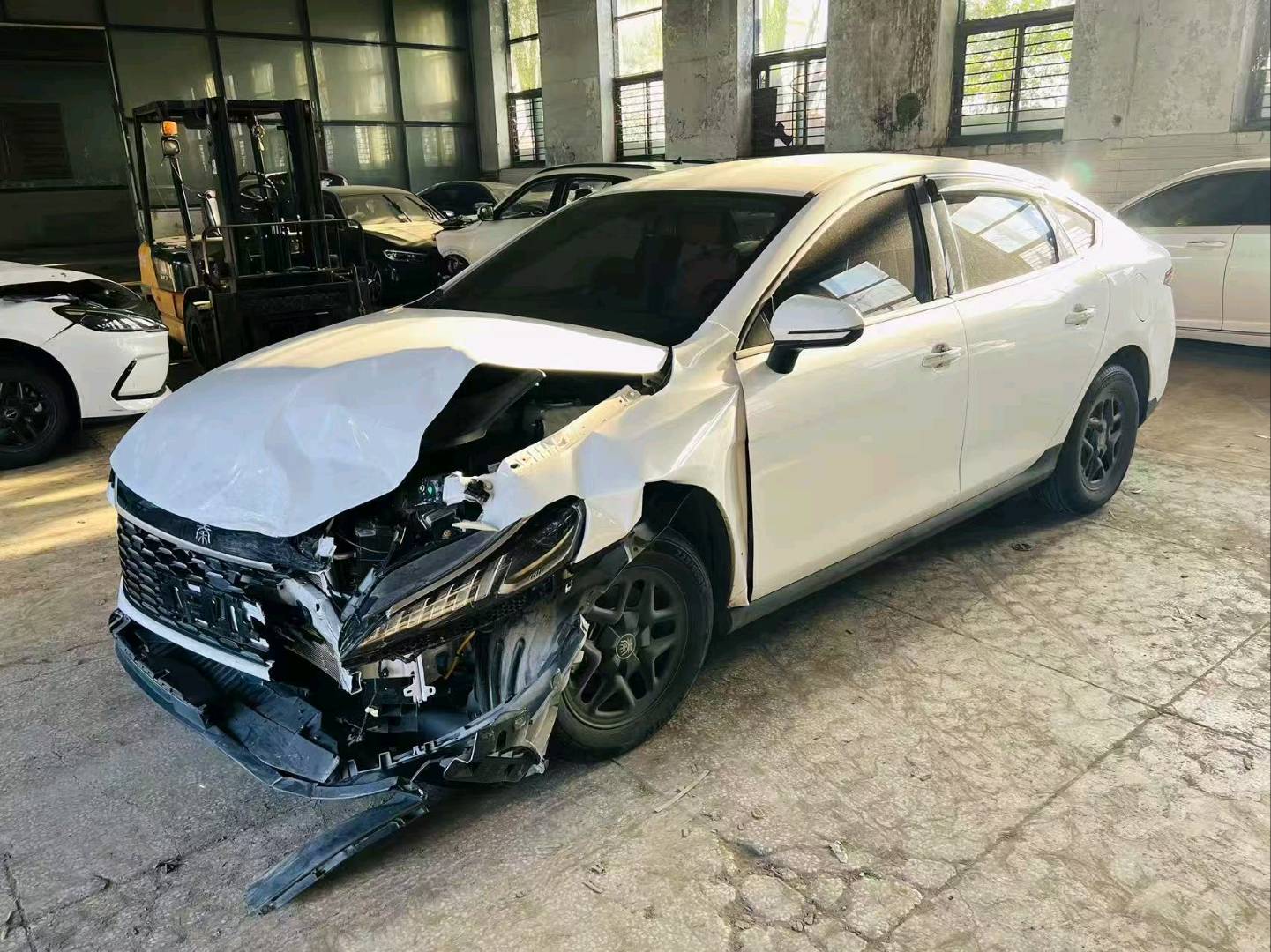 沈阳市25年比亚迪秦事故车