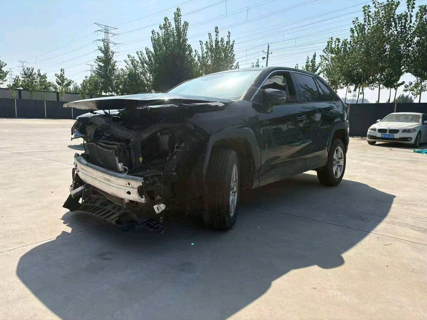 郑州市24年丰田RAV4荣放事故车