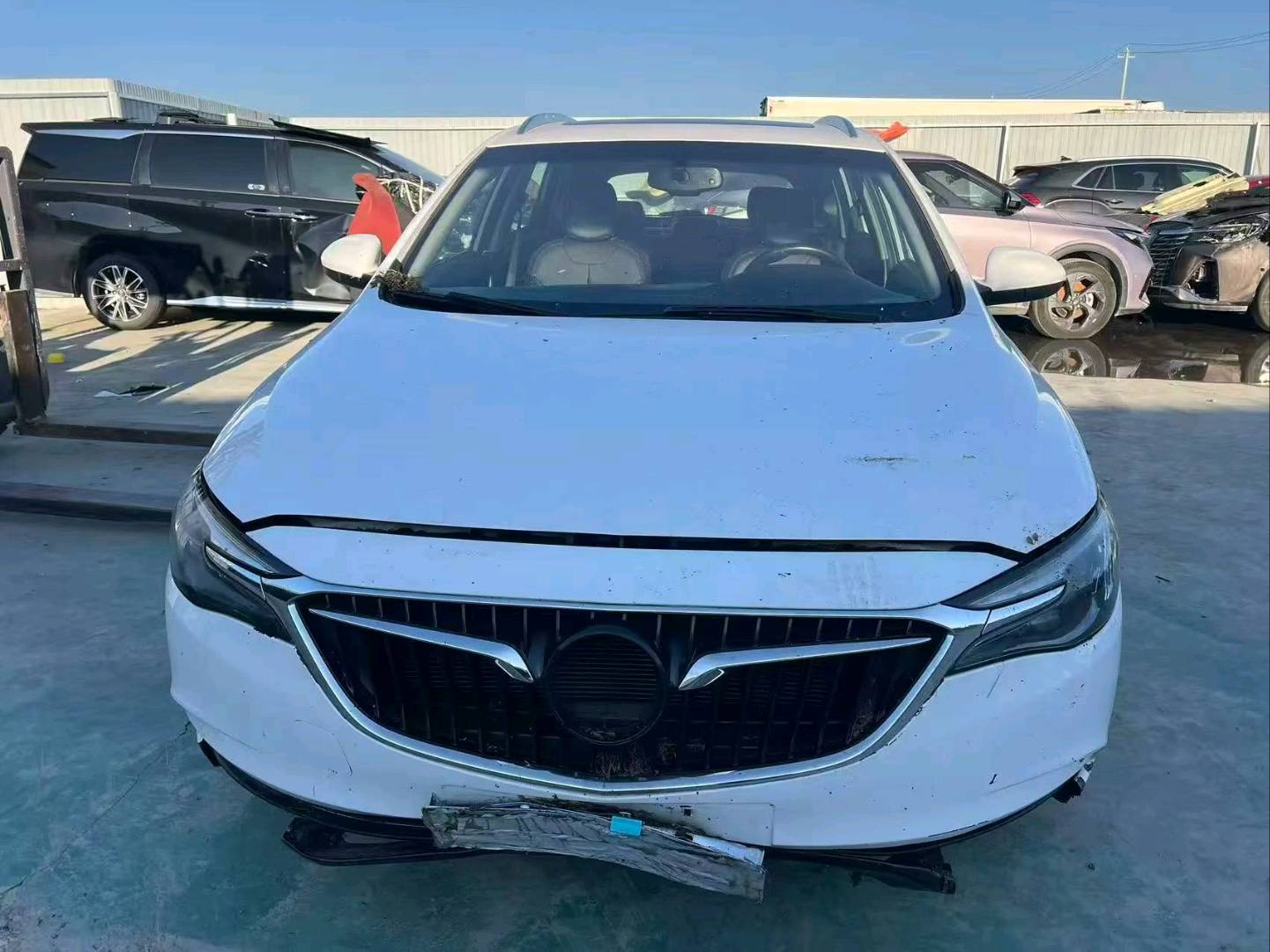北京21年别克阅朗事故车