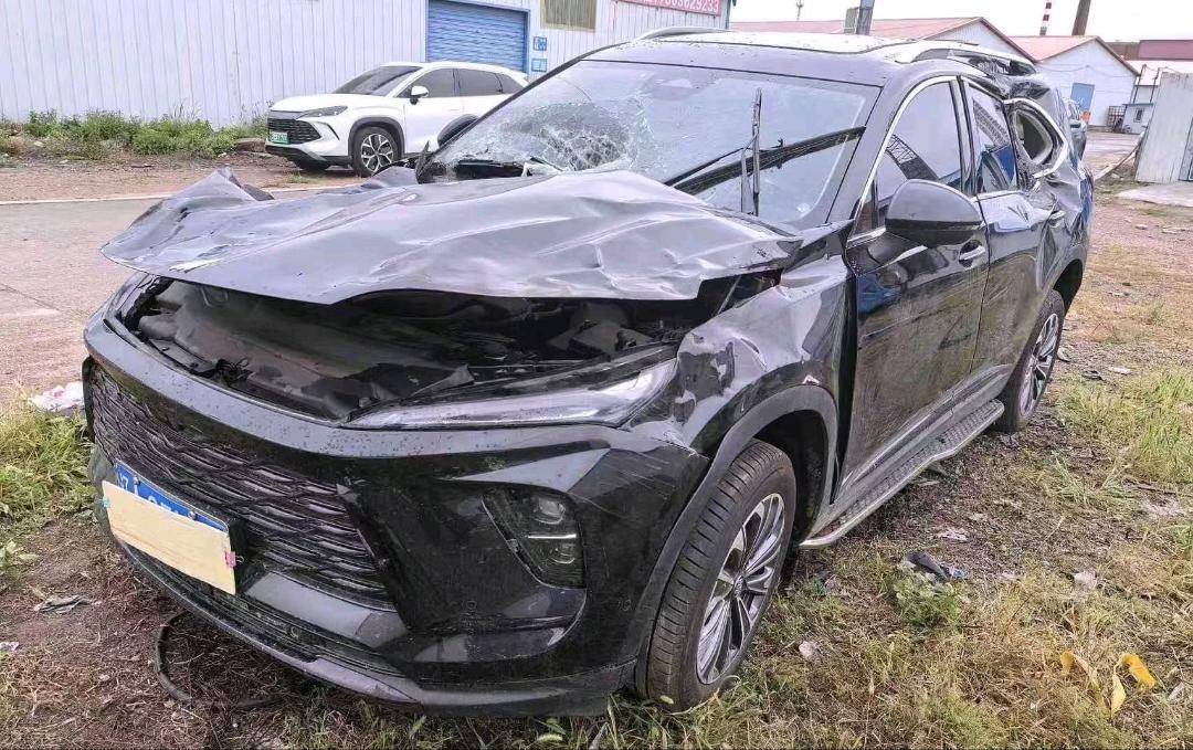 黑龙江25年别克昂科威事故车