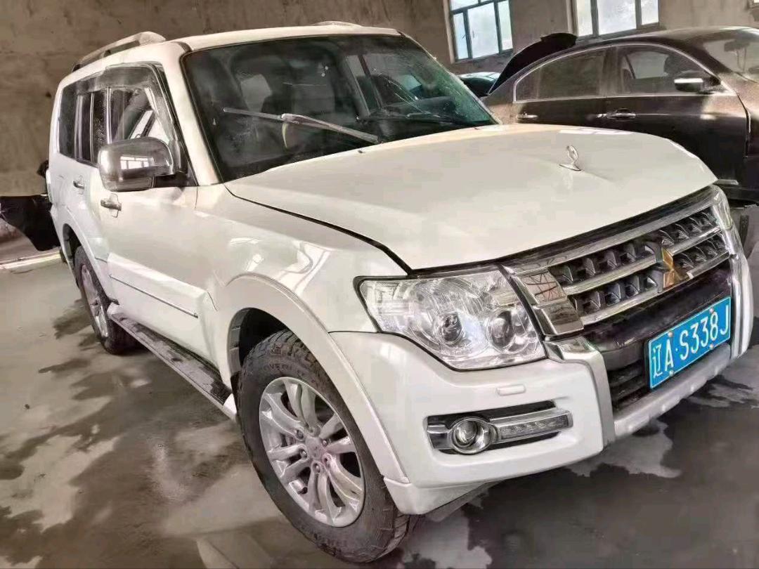 长春市19年三菱帕杰罗事故车