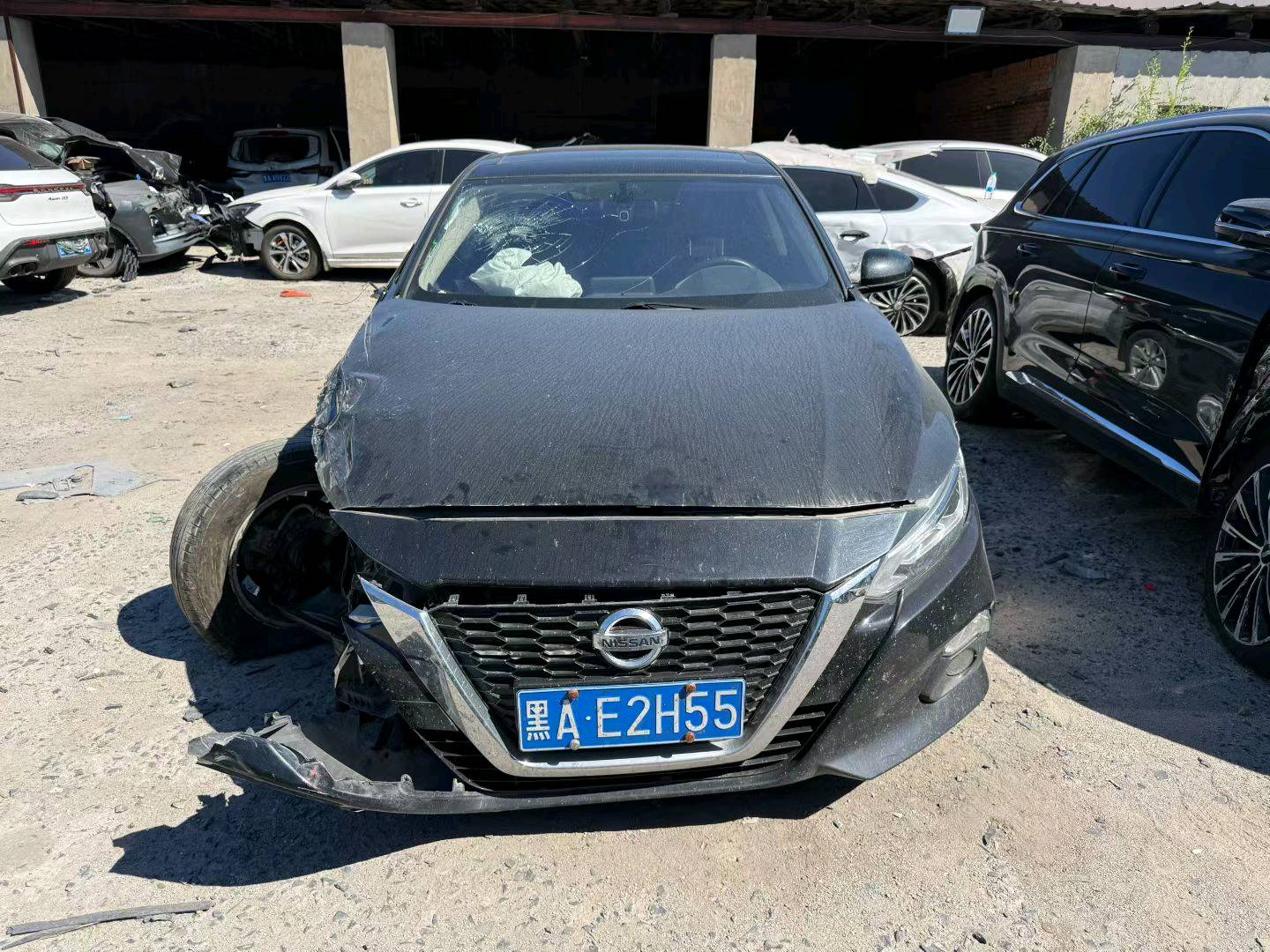 哈尔滨市20年日产天籁事故车