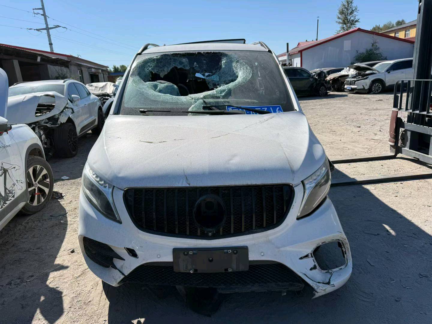 哈尔滨市19年奔驰V事故车