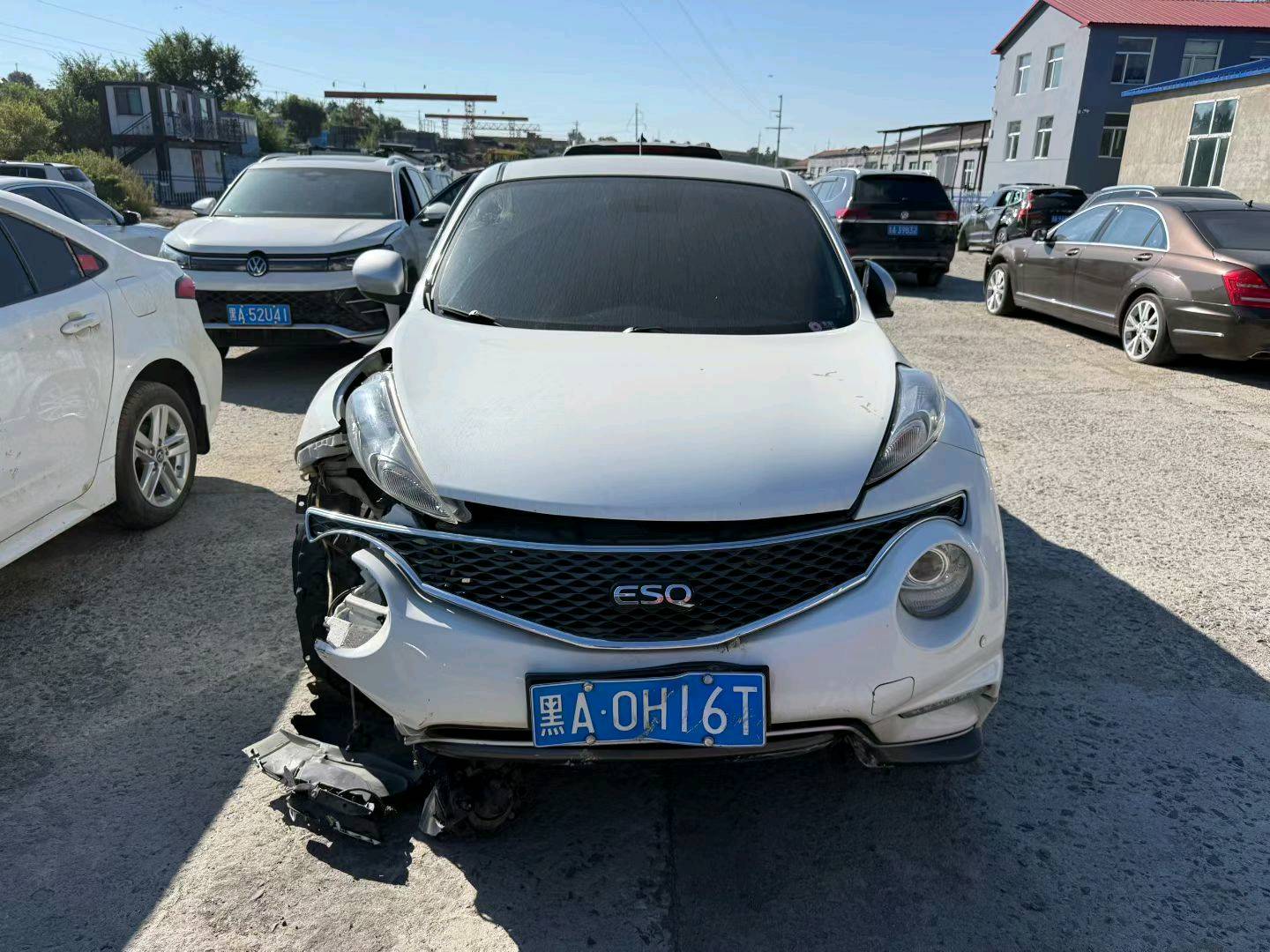 哈尔滨市16年英菲尼迪ESQ事故车
