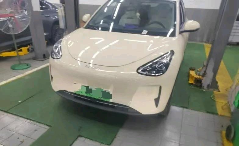 南京市25年吉利星愿事故车