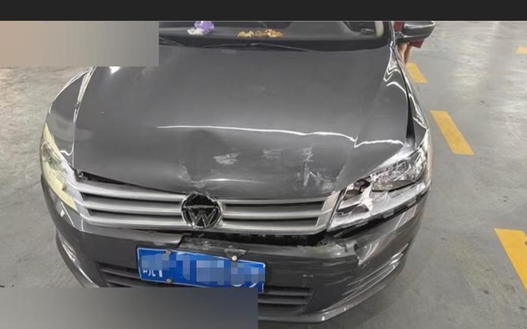 杭州市13年大众桑塔纳事故车
