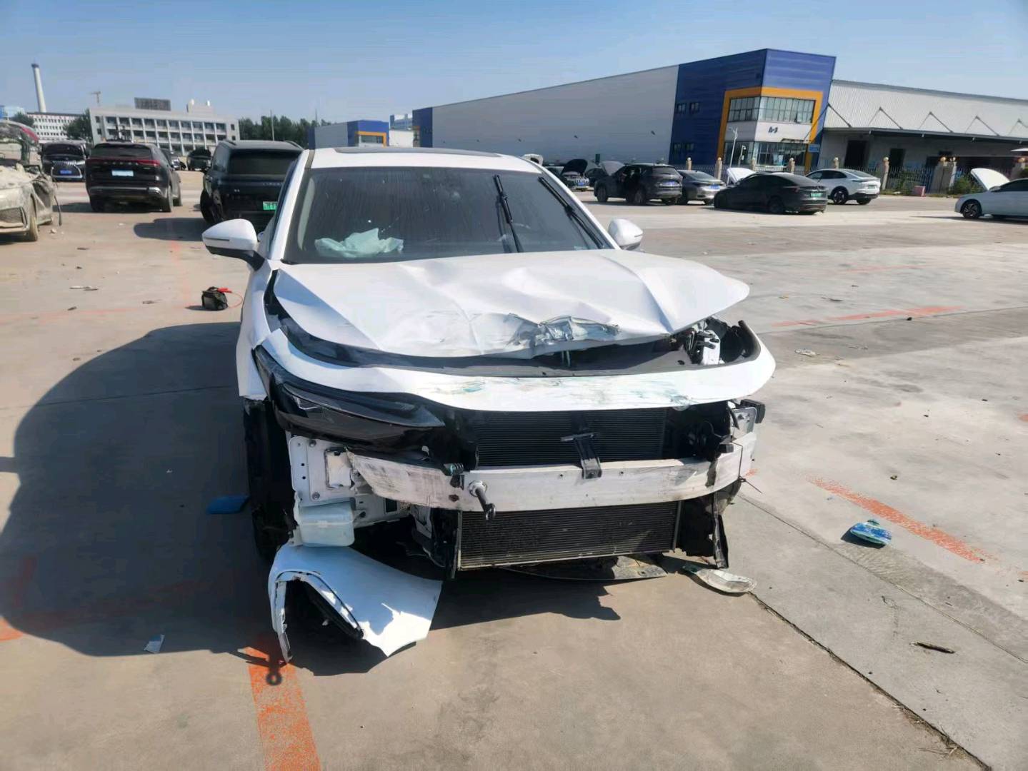 沈阳市25年奇瑞风云事故车