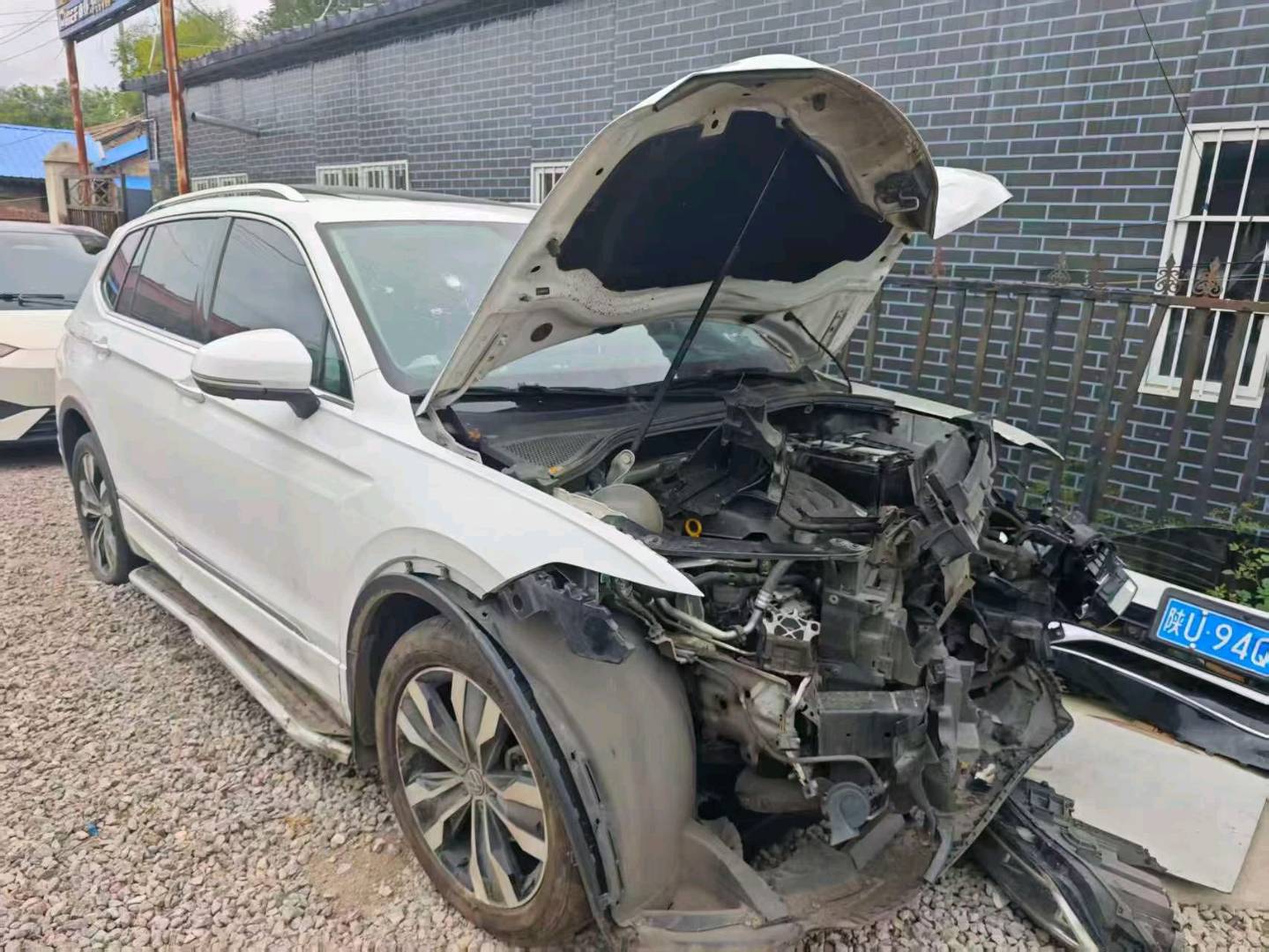 甘肃25年大众途观R事故车
