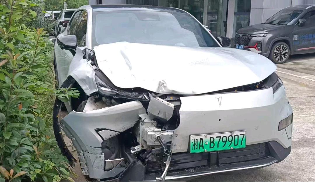 长沙市26年长安汽车深蓝事故车