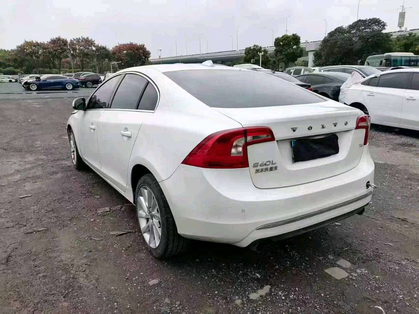 上海16年沃尔沃S60L5