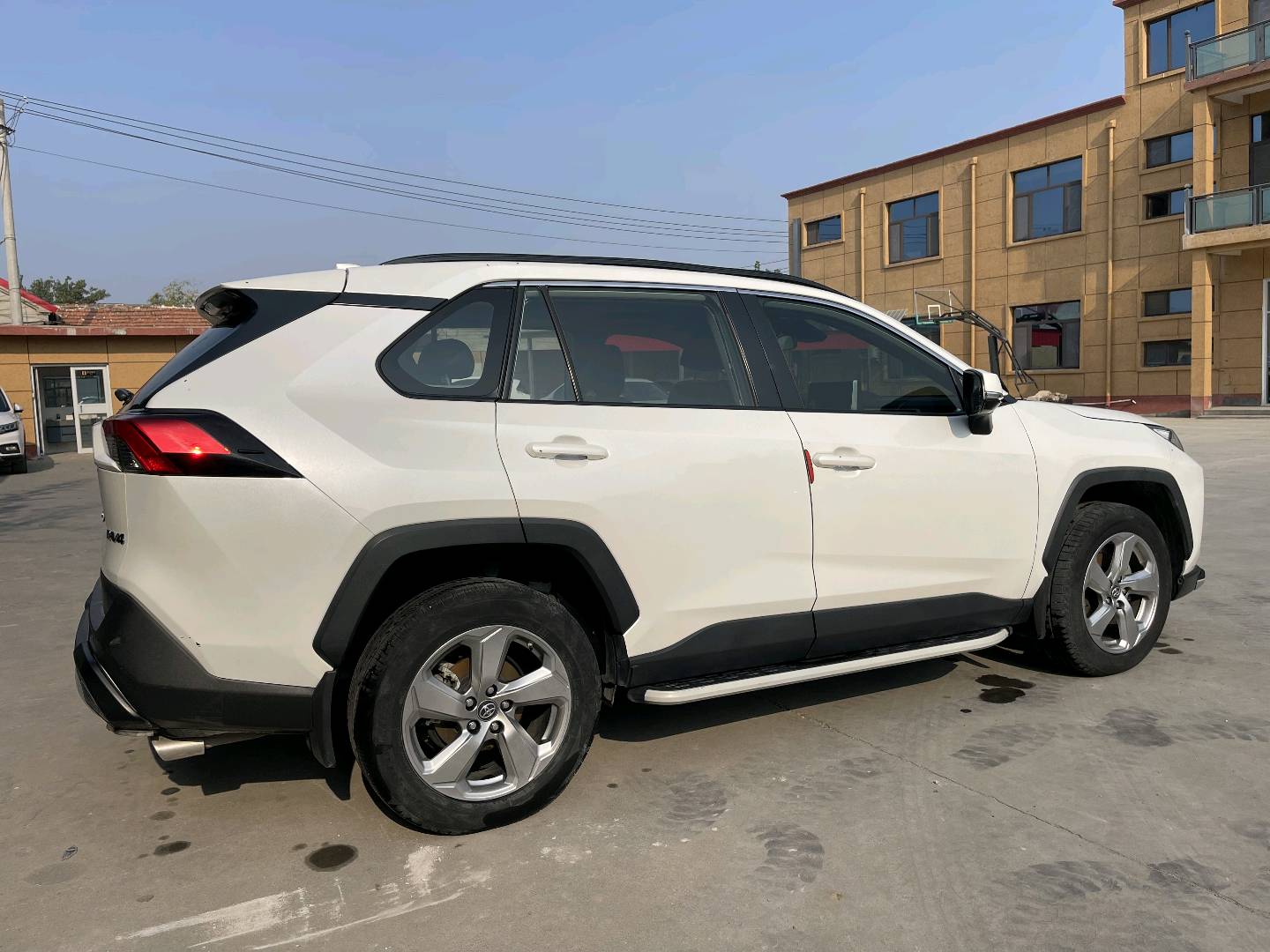 聊城市20年丰田RAV4荣放5