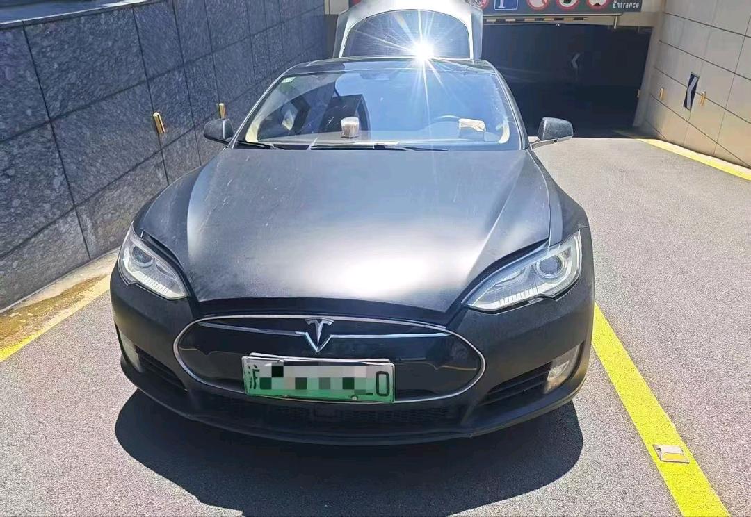上海15年特斯拉MODEL S