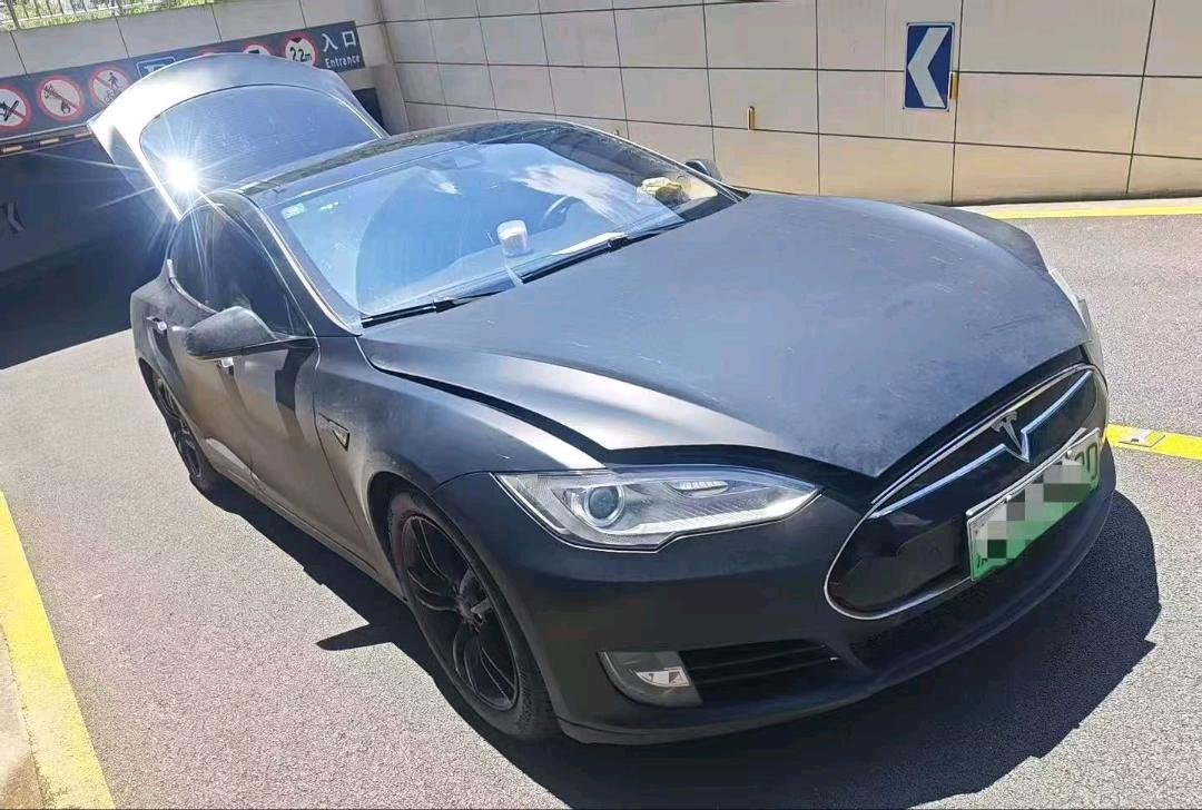 上海15年特斯拉MODEL S3