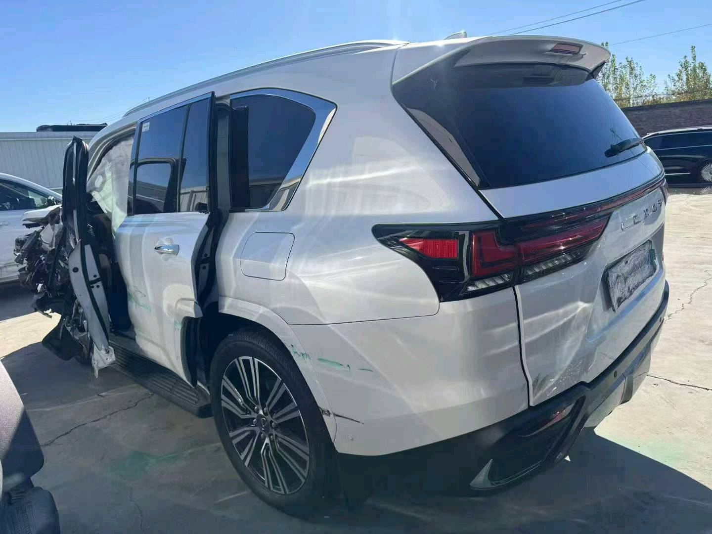 北京26年雷克萨斯LX4